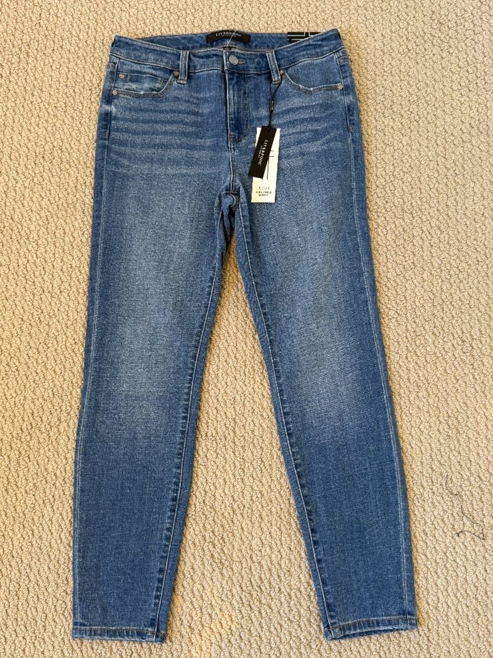 NWT Liverpool ABBY ANKLE SKINNY JEAN-REDWOOD GROVE